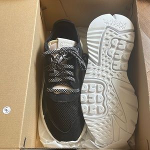 ADIDAS NITE JOGGER SHOES SIZE 7